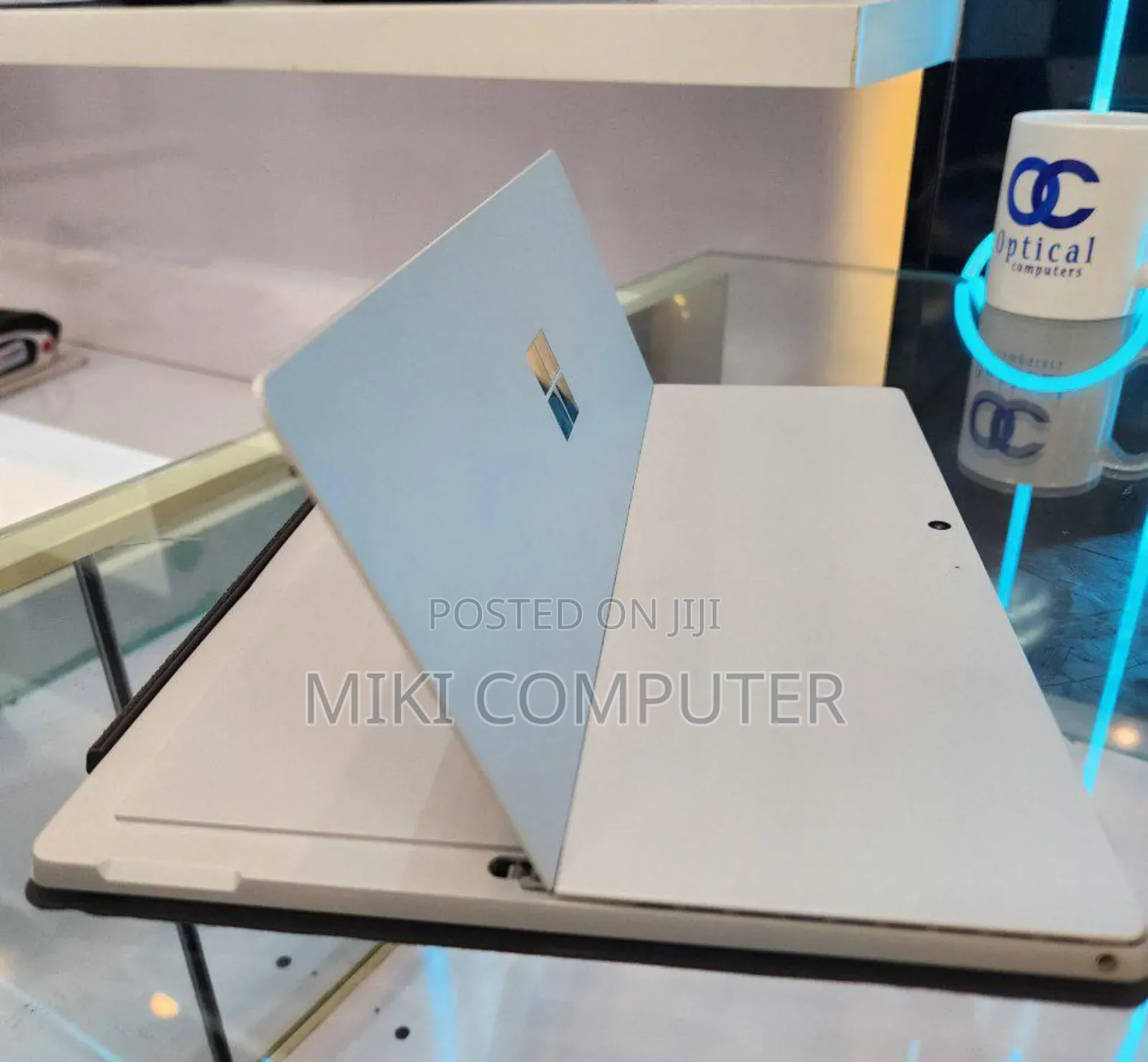 New Laptop Microsoft Surface 8GB Intel Core I5 SSD 256GB