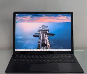 New Laptop Microsoft Surface 16GB Intel Core I7 SSD 512GB