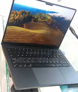 New Apple MacBook Pro 2023 M3 14-Inch 18GB Apple M3 Pro SSD 512GB