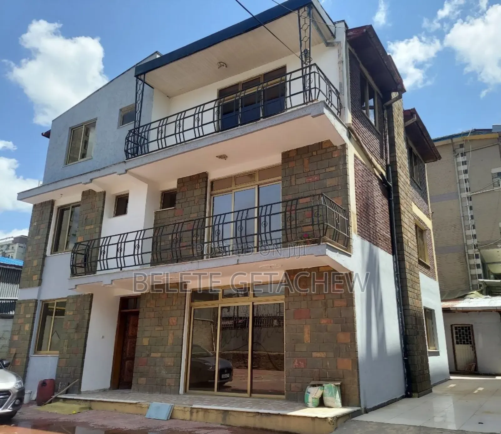 8bdrm House in Bole G+2 House for sale