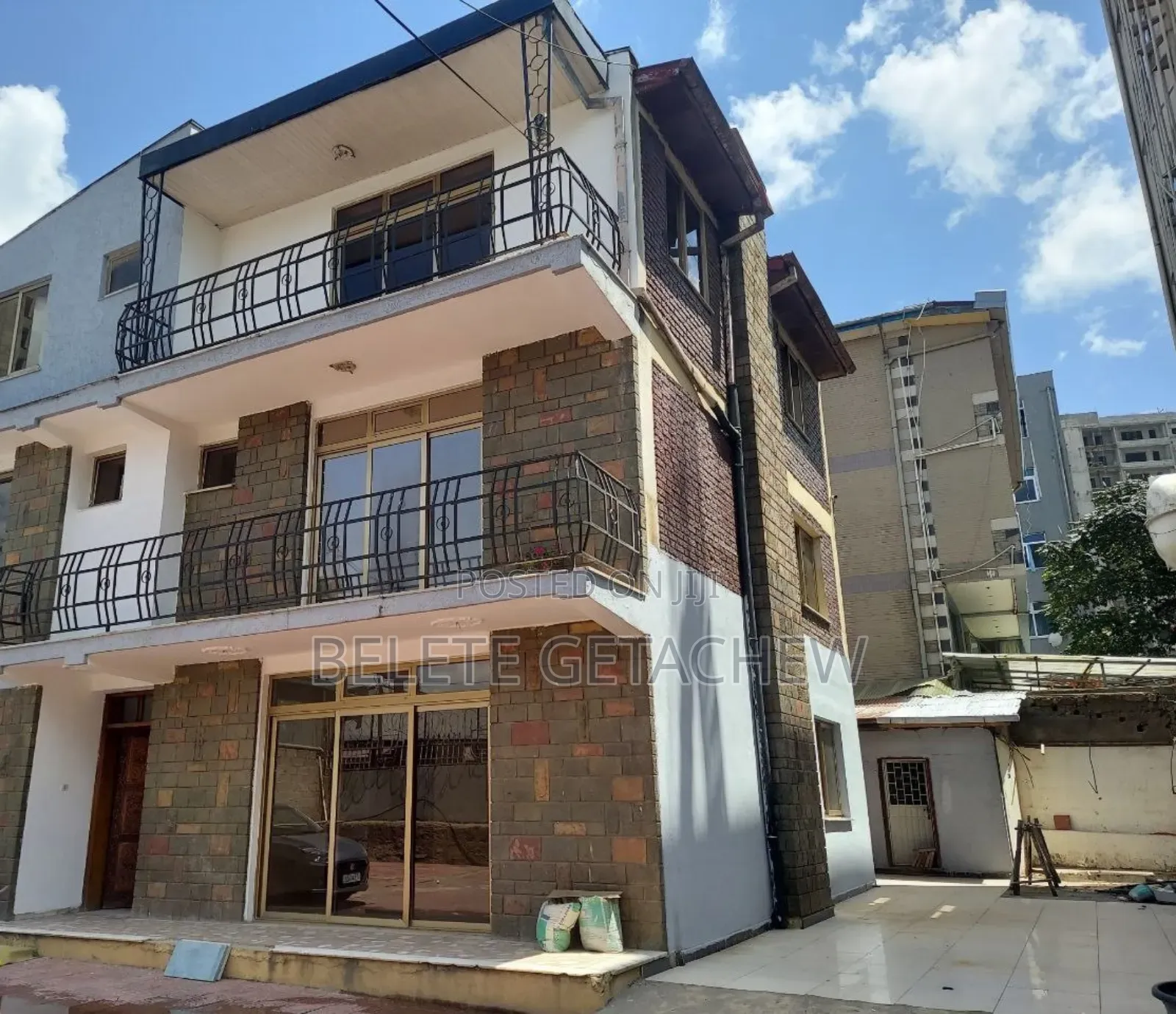 8bdrm House in Bole G+2 House for sale