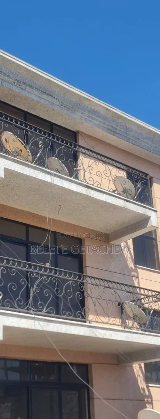 5bdrm House in Meta Jacros, G+2, Bole for sale