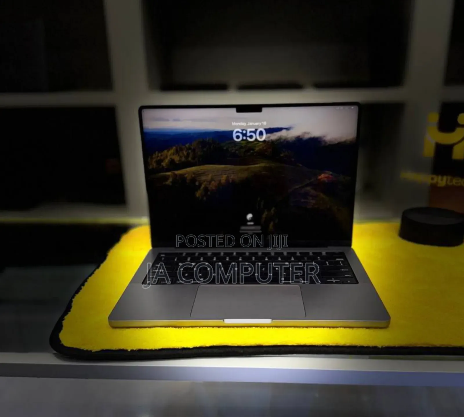 New Apple MacBook Pro 2023 M3 Max 14-Inch 8GB Apple M3 Pro SSD 512GB