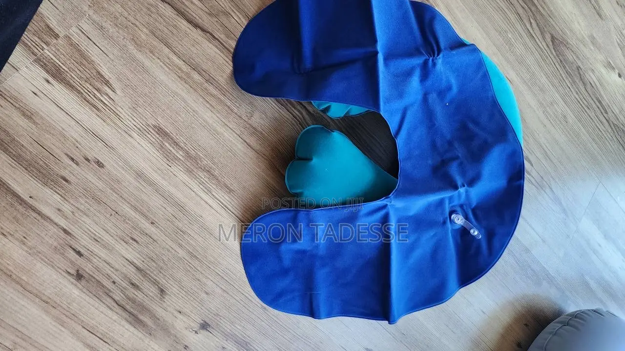 የሚነፋ የአንገት ትራስ Inflatable Neck Pillow for Travelers!