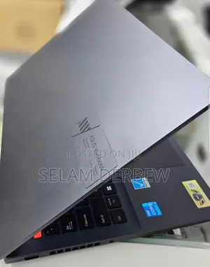 Laptop Asus VivoBook 15 X505BA 16GB Intel Core I5 SSHD (Hybrid) 512GB