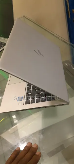 New Laptop HP EliteBook 840 G8 16GB Intel Core I7 SSD 512GB