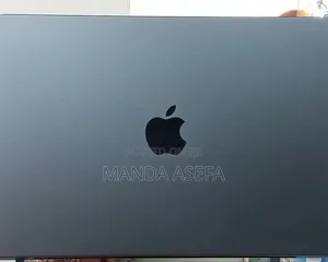 New Laptop Apple MacBook Pro 18GB Apple M3 SSD 512GB