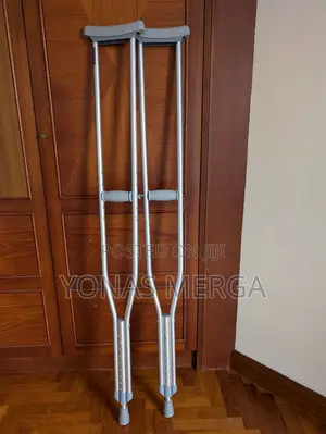 Photo - Crutches蕭aluminum for Lasting Performance劍crutches疝crunch