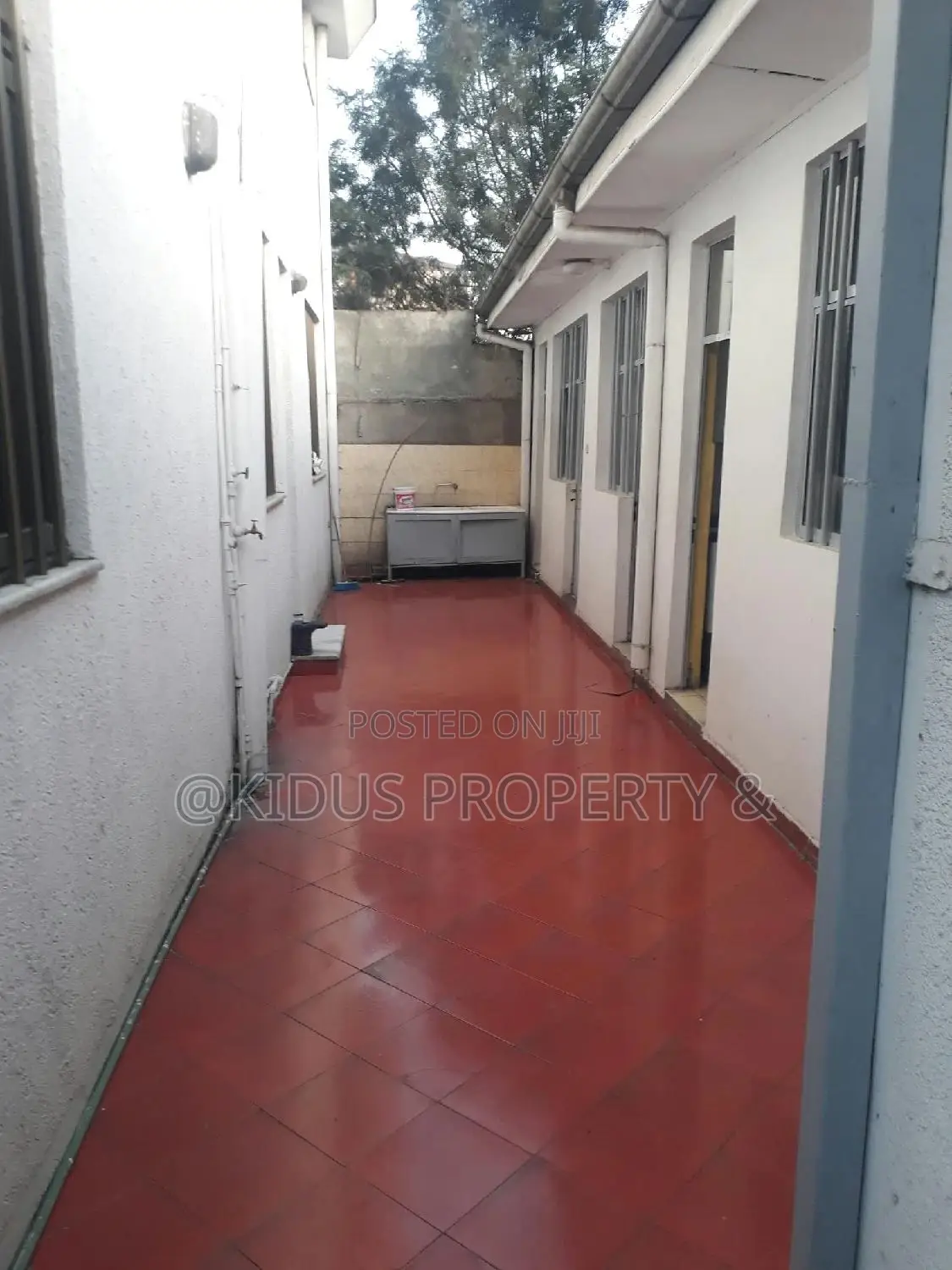 6bdrm House in Around@Nasswe, Nifas Silk-Lafto for rent