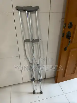 Photo - New Crutches象height-Adjustable Crutches飺crunch於crutches