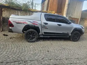 Toyota Hilux 2021 Silver