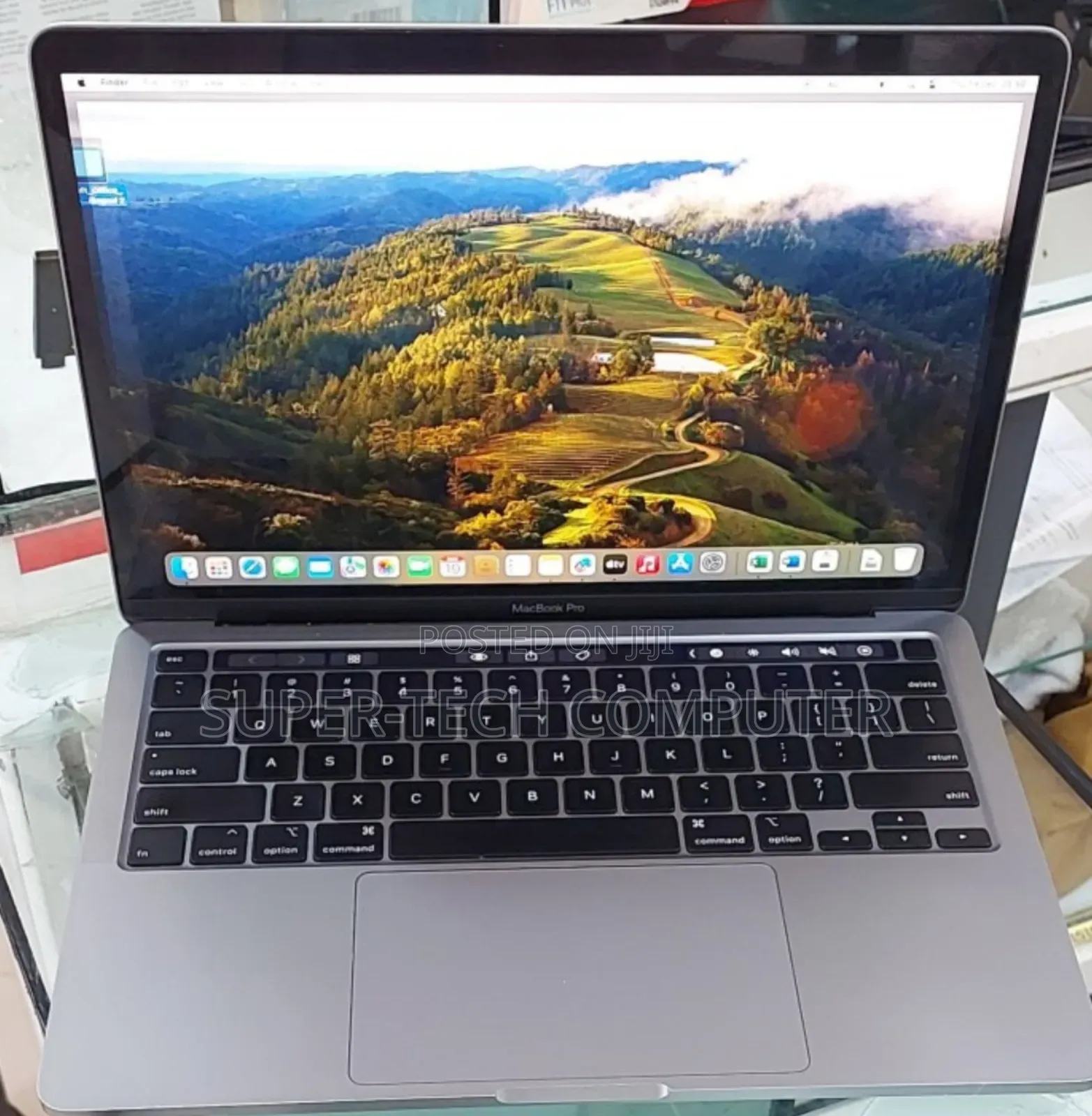 New Laptop Apple MacBook Pro 2020 16GB Intel Core I7 SSD 512GB
