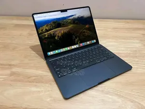 New Laptop Apple MacBook Pro 2020 16GB Intel Core I7 SSD 512GB