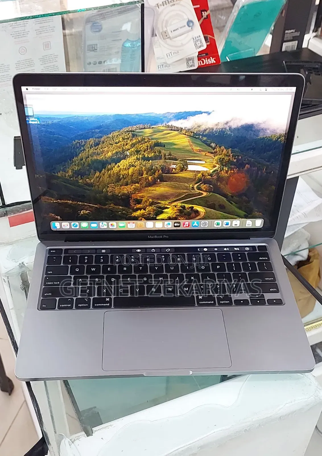 New Laptop Apple MacBook Pro 2020 16GB Intel Core I7 SSD 512GB