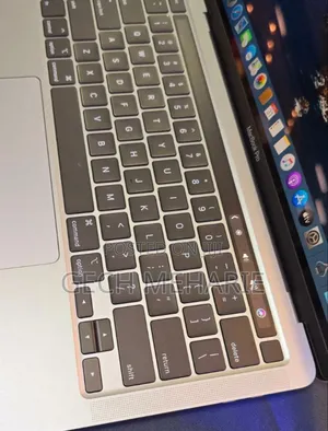 New Laptop Apple MacBook Pro 2020 16GB Intel Core I7 SSD 512GB