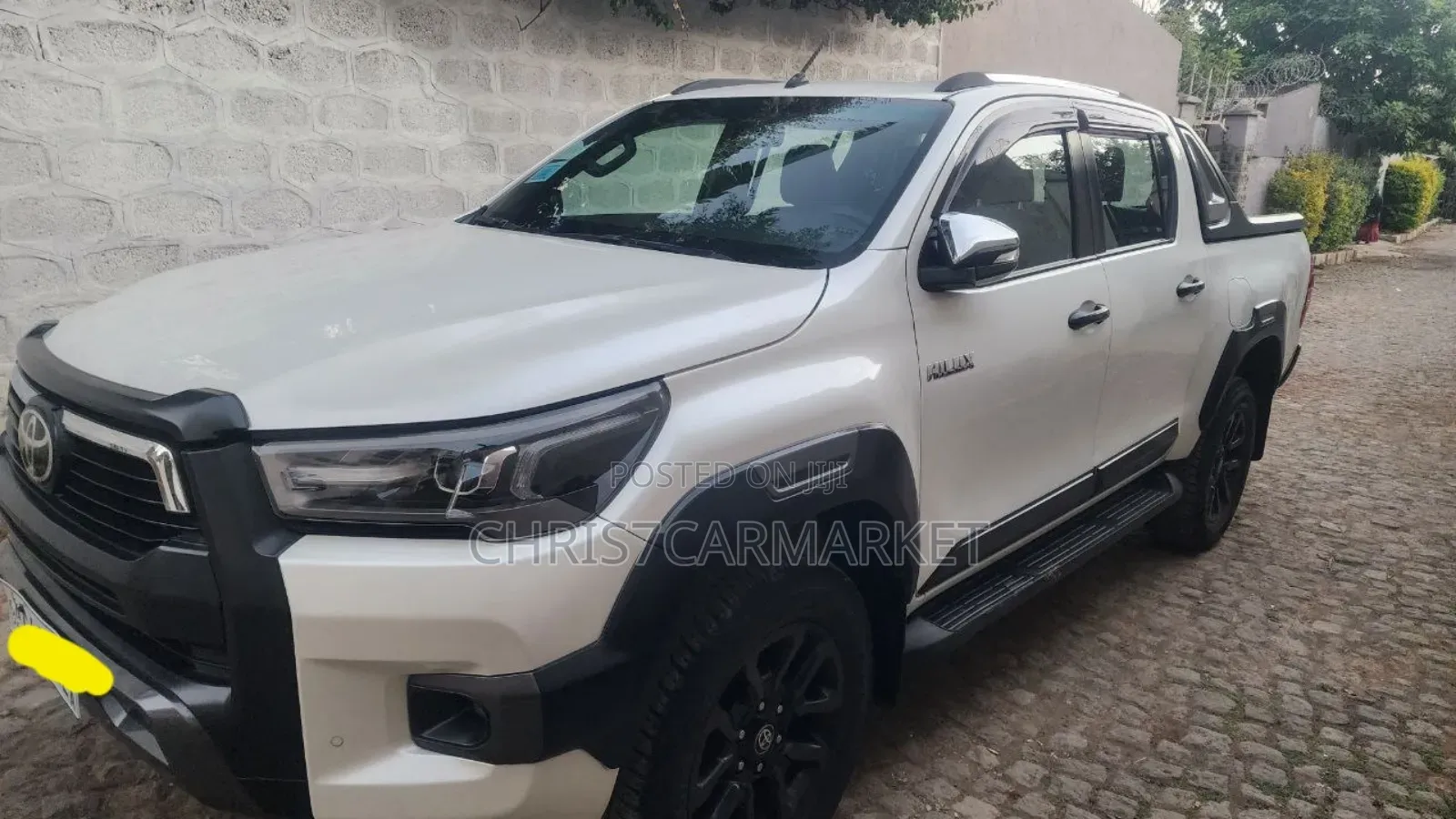Toyota Hilux 2021 White