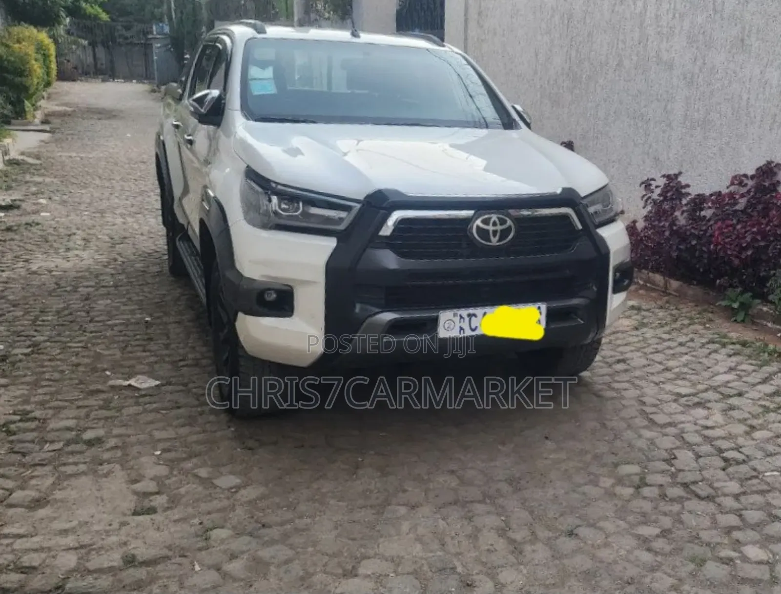 Toyota Hilux 2021 White