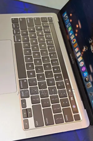 Photo - New Laptop Apple MacBook Pro 2020 16GB Intel Core I7 SSD 512GB