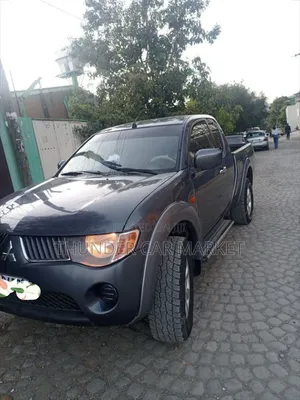 Mitsubishi L200 2008 Gray