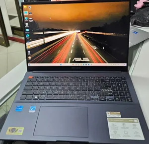 Photo - New Laptop Asus VivoBook 15 X505BA 16GB Intel Core I5 SSD 512GB