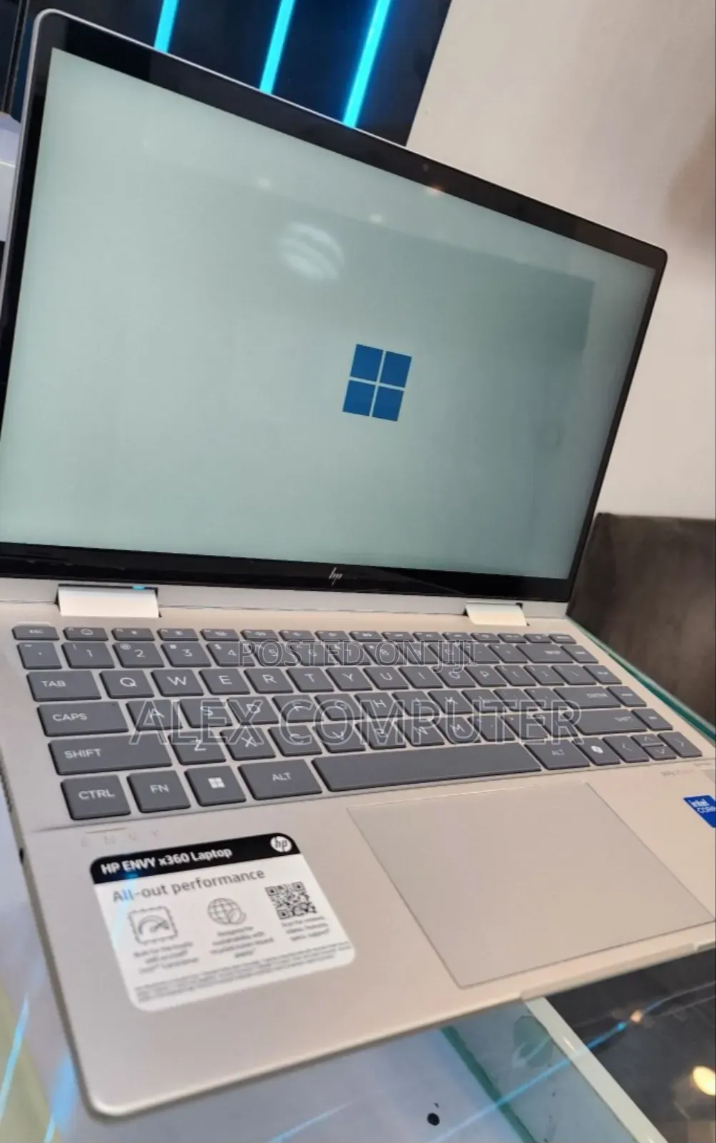 New Laptop HP Envy X360 8GB Intel Core I5 SSD 512GB