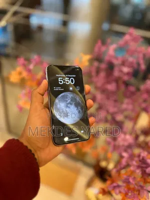 Photo - New Apple iPhone 11 128 GB Purple