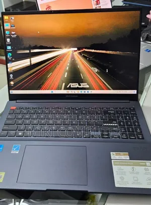 New Laptop Asus VivoBook 15 X505BA 16GB Intel Core I5 SSD 512GB