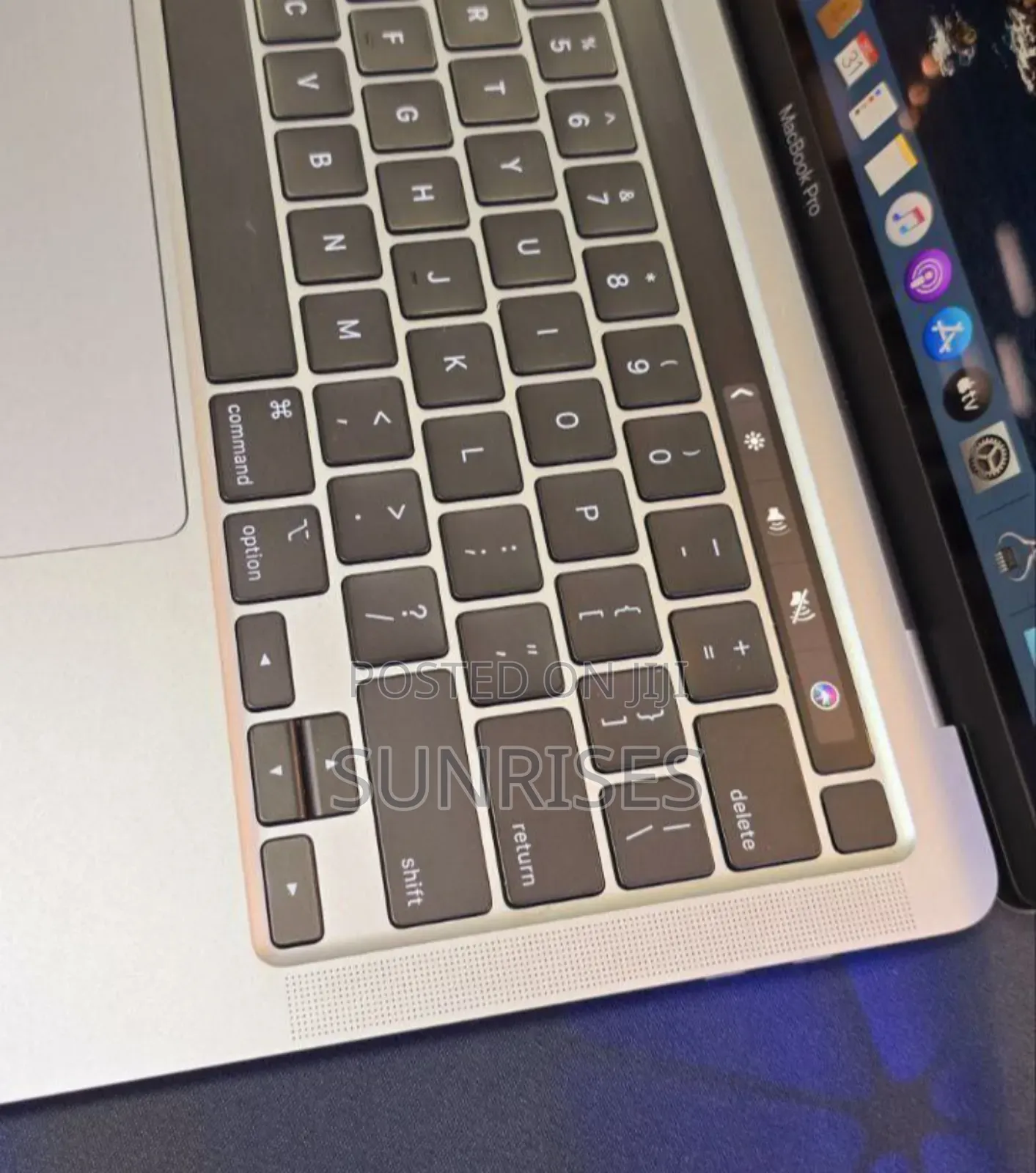 New Laptop Apple MacBook Pro 2020 16GB Intel Core I7 SSD 512GB