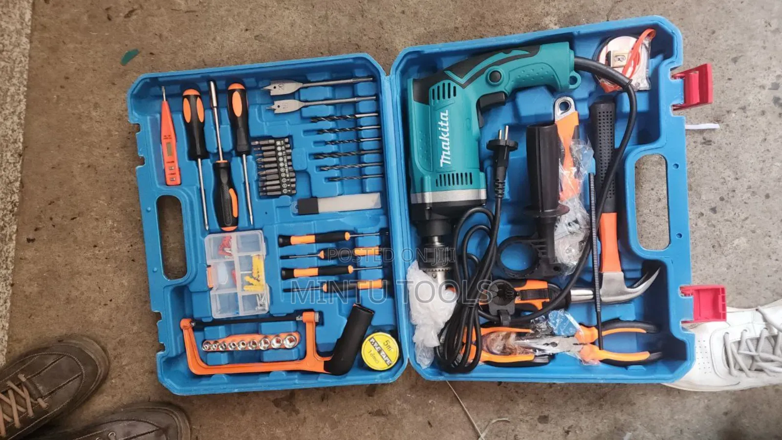 Makita Electrical Drill With Tools Set
