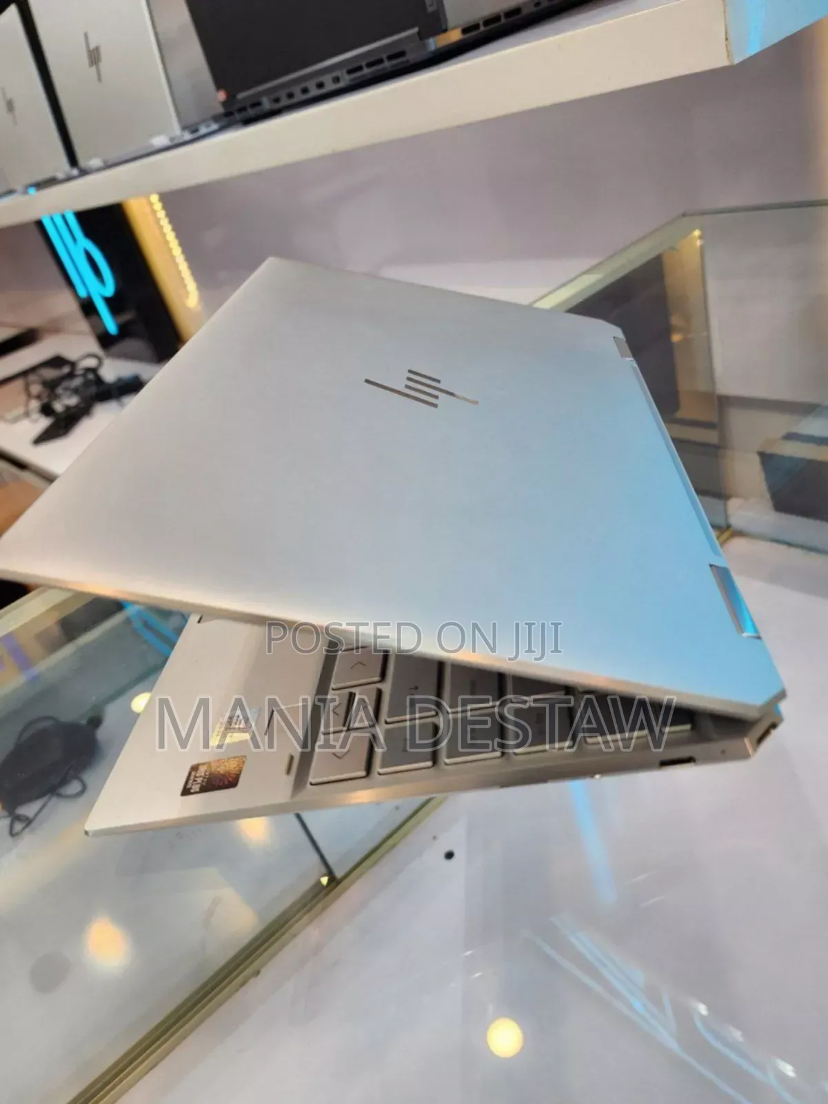 New Laptop HP Spectra 13 16GB Intel Core I7 SSD 1T