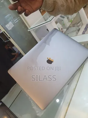New Laptop Apple MacBook Pro 2019 4GB Intel Core I7 SSD 512GB
