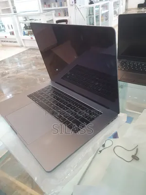 New Laptop Apple MacBook Pro 2019 4GB Intel Core I7 SSD 512GB