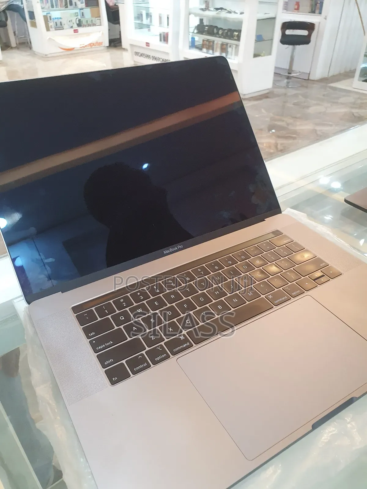 New Laptop Apple MacBook Pro 2019 4GB Intel Core I7 SSD 512GB