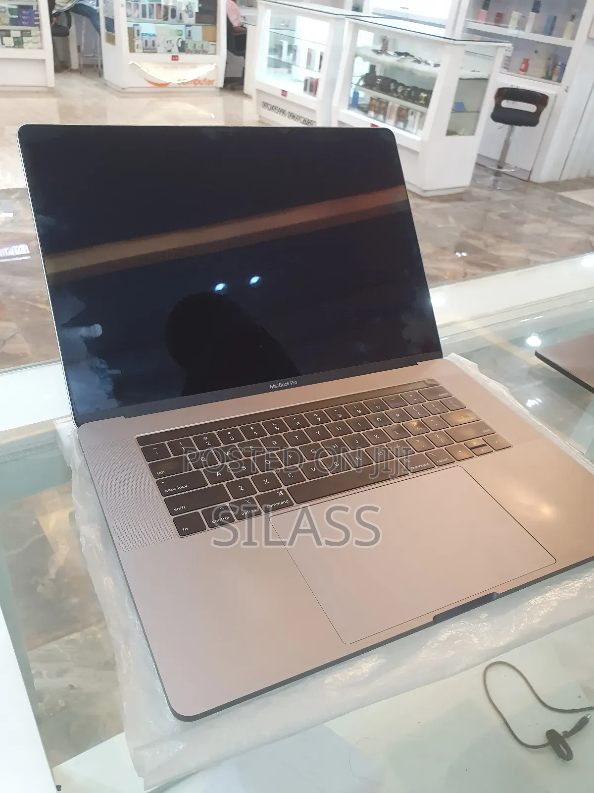 New Laptop Apple MacBook Pro 2019 4GB Intel Core I7 SSD 512GB