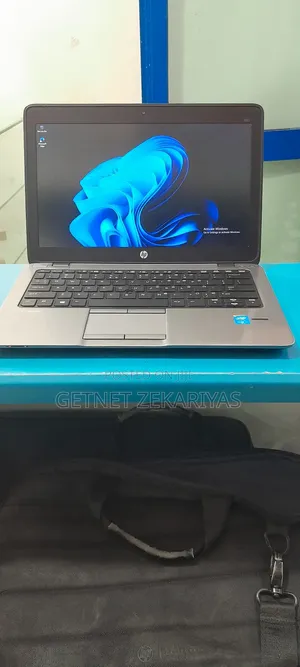 Photo - New Laptop HP EliteBook 820 G1 8GB Intel Core I7 HDD 1T