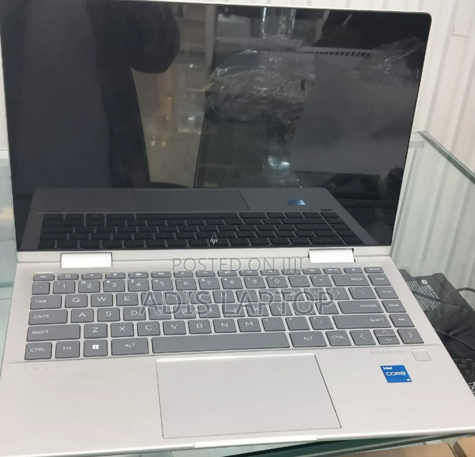 New Laptop HP Envy X360 8GB Intel Core I5 SSD 512GB