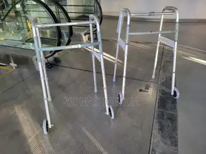 Photo - Walking Stick With Hospital吳walker埗4legged Walker䳭walker