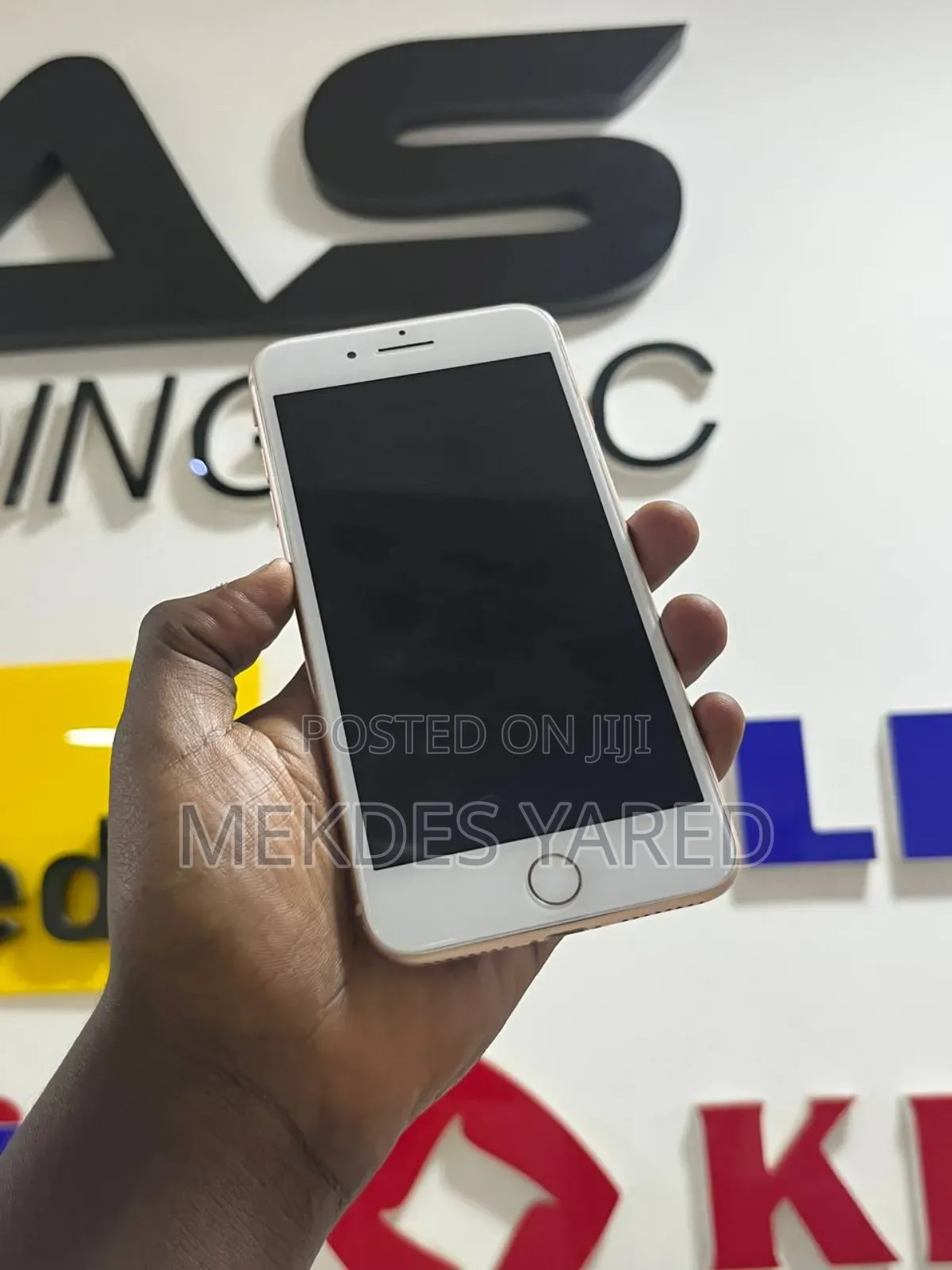 New Apple iPhone 8 Plus 64 GB Gold