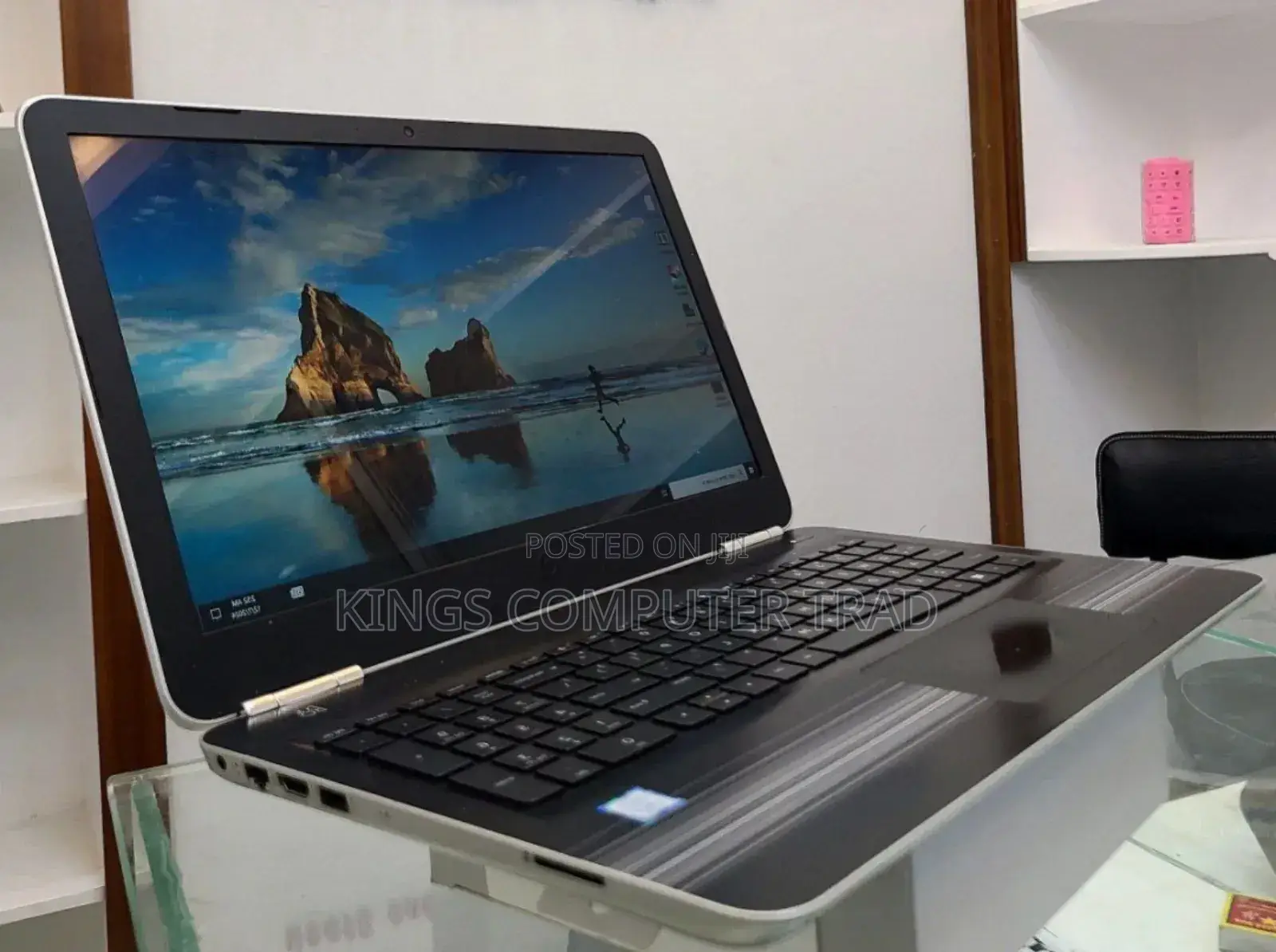 New Laptop HP Pavilion DM3T 8GB Intel Core i5 SSD 512GB
