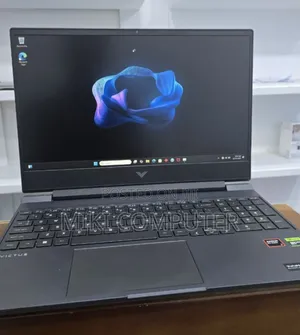 New Laptop HP Victus 15 16GB AMD Ryzen 7 SSD 1T