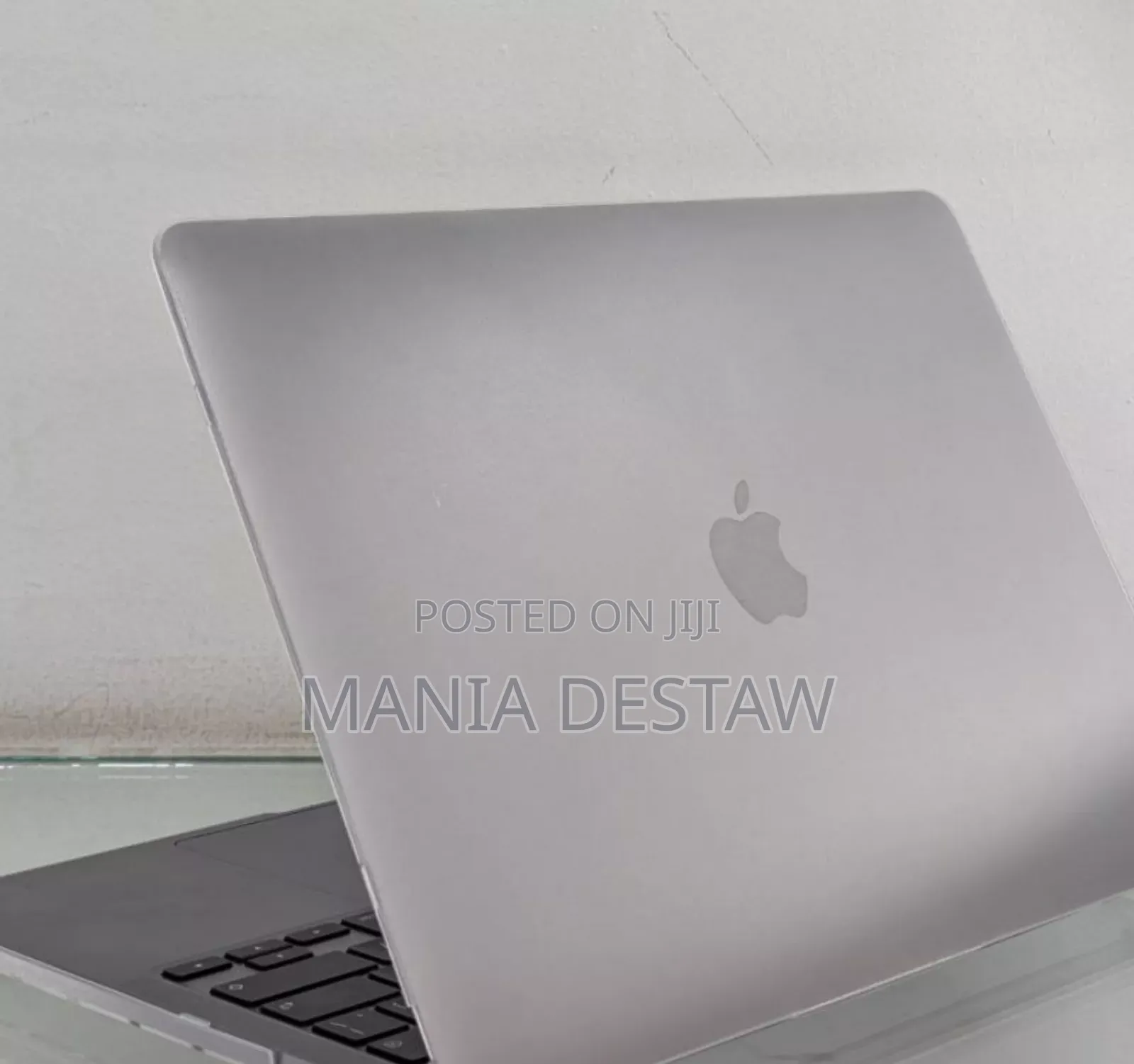 New Laptop Apple MacBook Pro 2020 M1 8GB Apple M1 Pro SSD 256GB