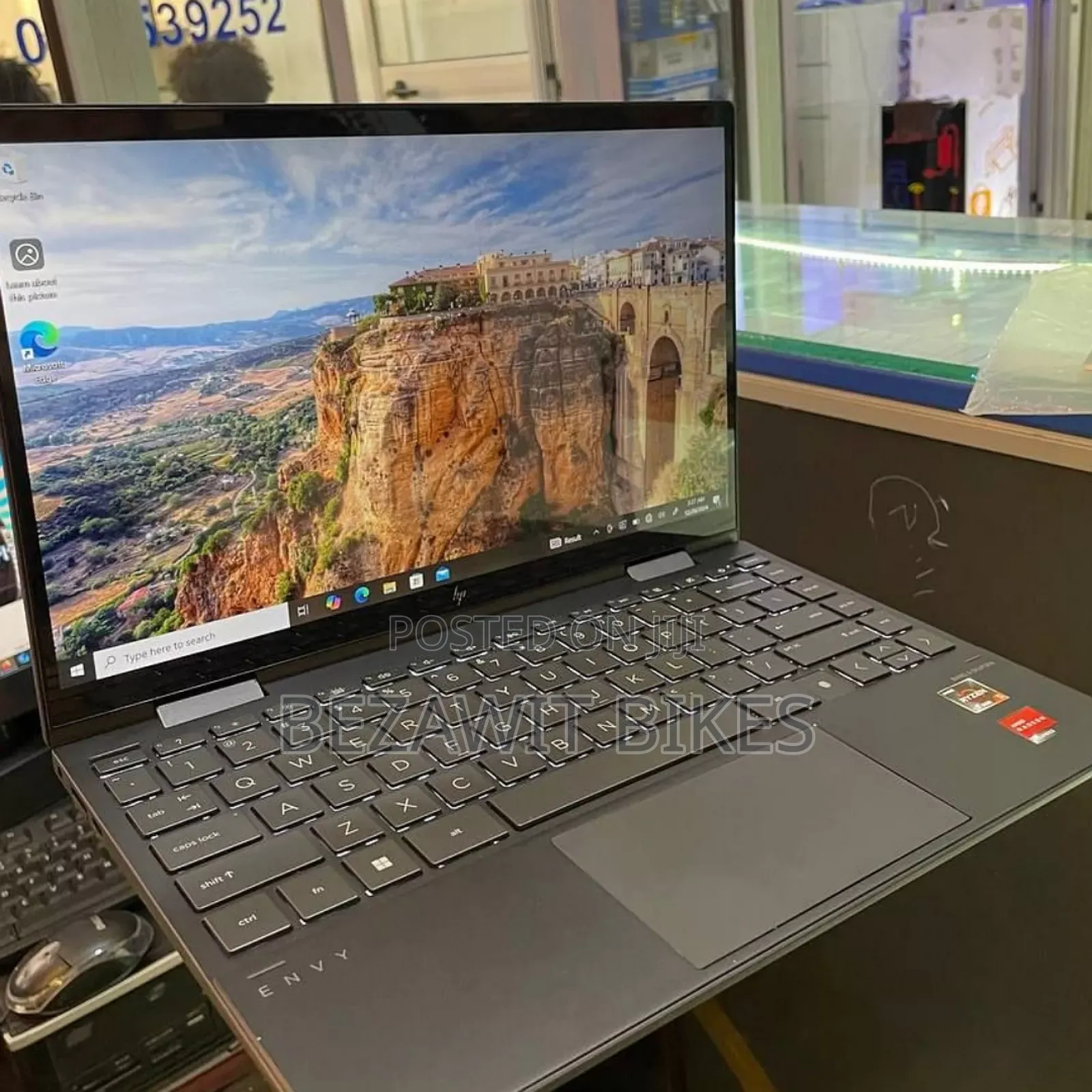 New Laptop HP Envy X360 8GB AMD Ryzen 5 SSD 512GB