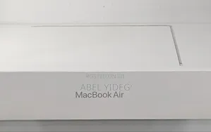 Photo - New Laptop Apple MacBook Air 2022 M2 16GB Apple M2 SSD 256GB