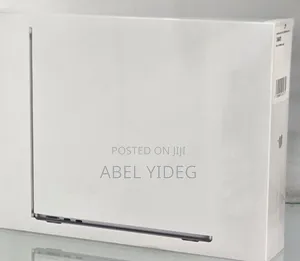 New Laptop Apple MacBook Air 2022 M2 16GB Apple M2 SSD 256GB