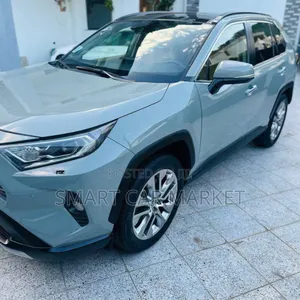 Photo - Toyota RAV4 2020 Green