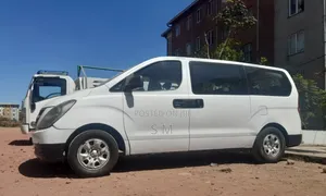 Hyundai H1 2008 White