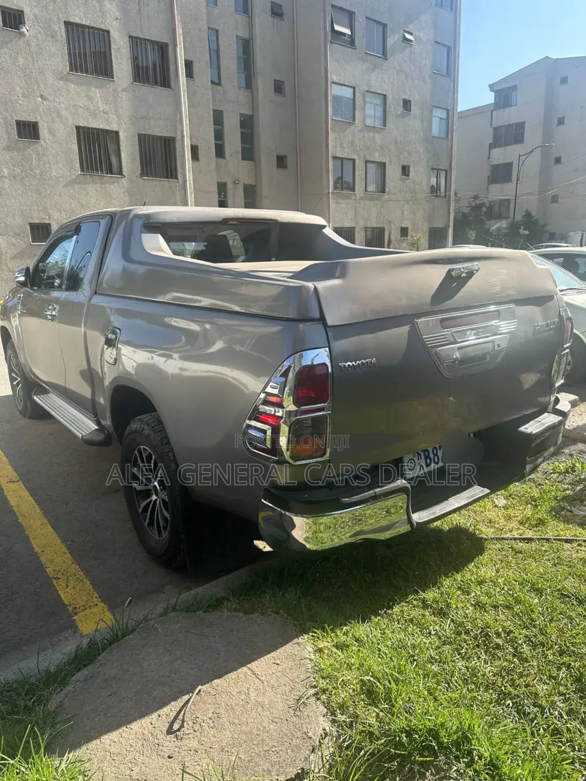 Toyota Hilux 2016 Gray