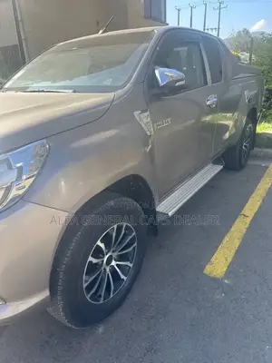 Toyota Hilux 2016 Gray