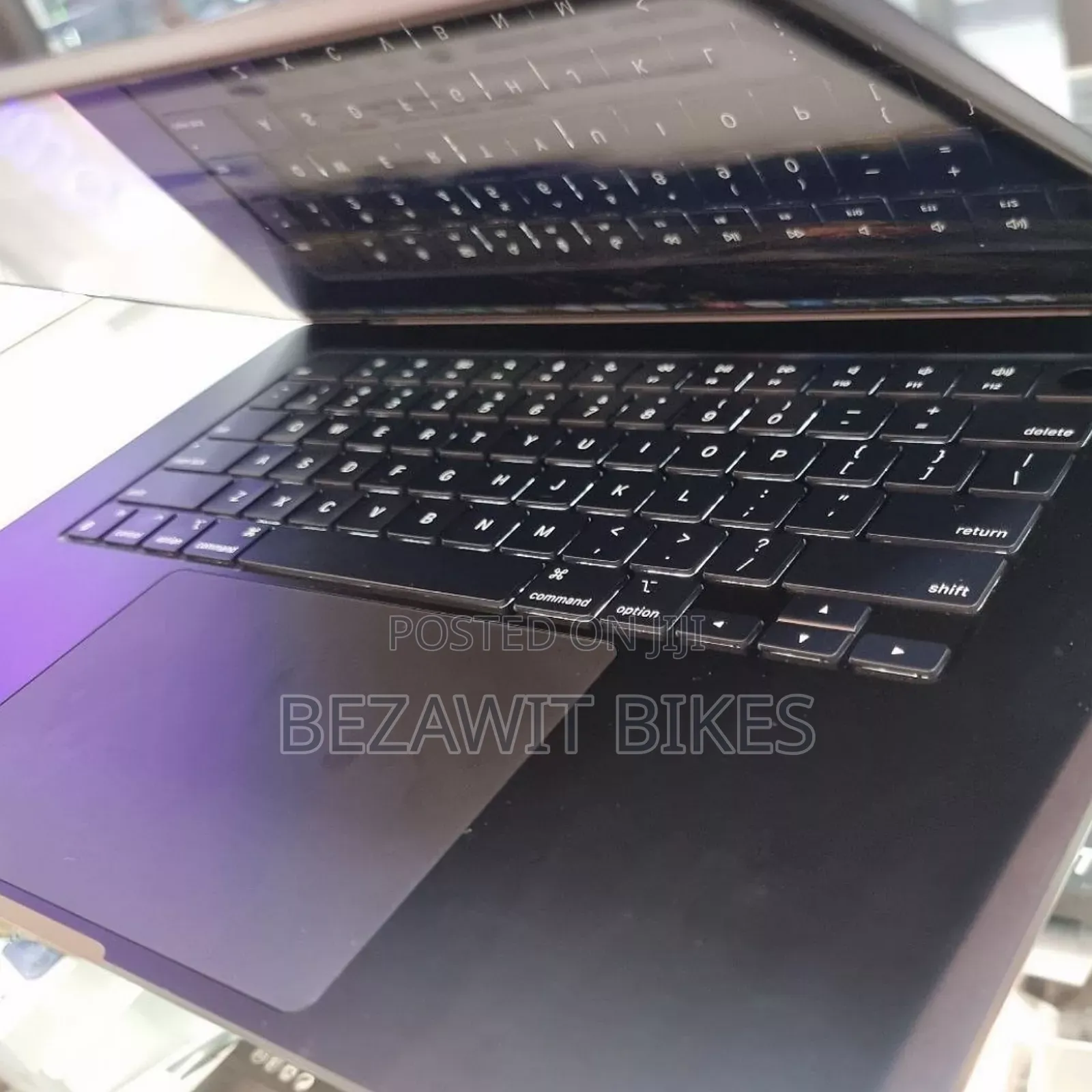 Laptop 8GB Apple M3 SSD 256GB