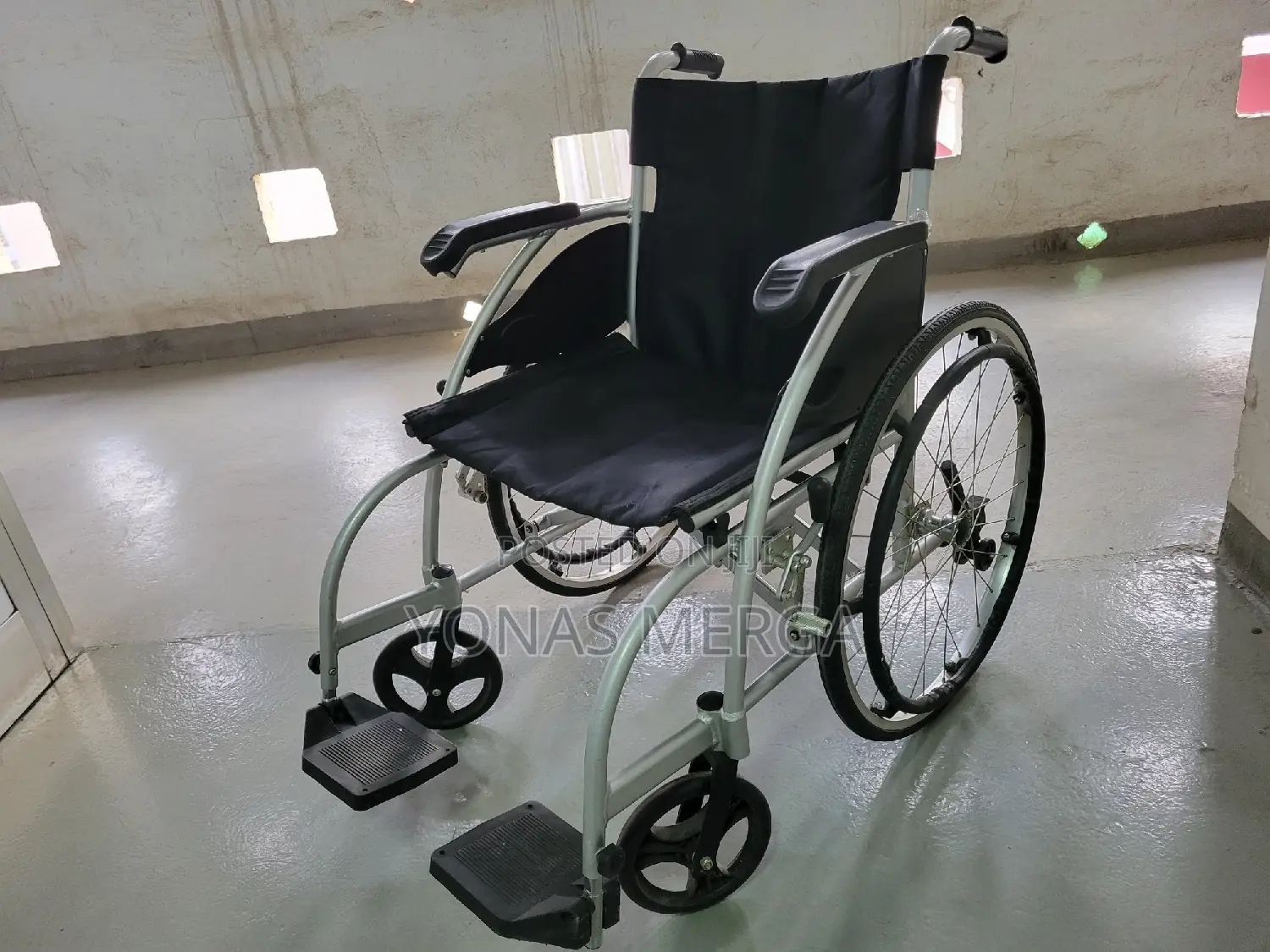 Comfortable Folding Wheelchair扶wheelchair予wheelchair